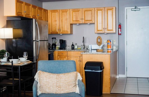Downtown Cleveland Apartment | Little Peaceful Loft