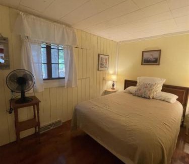 Sebago Villa | LITTLE SANDY-LIMIT 8 cottage