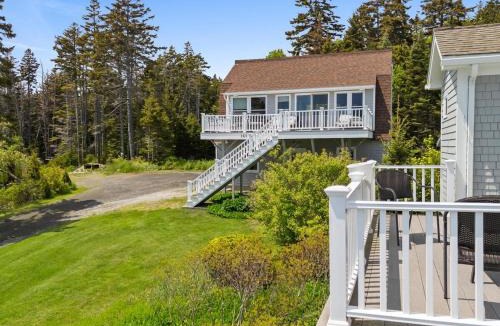 Port Clyde House | Little White Caps, quaint Maine cottage