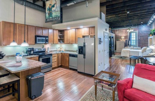 Bristol Apartment | LiveLike a LocalLoft, DowntownBristol Free Parking