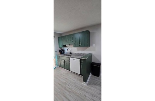 Radcliff Apartment | Liz & Frankie's Place