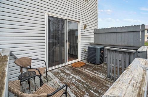 Newark Apartment | Local Discounts!- Convenient Home Away from Home