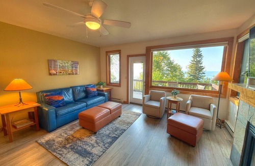 Lutsen Condo | Located directly on Lake Superior, this bright and comfortable condo is ideal for families or groups