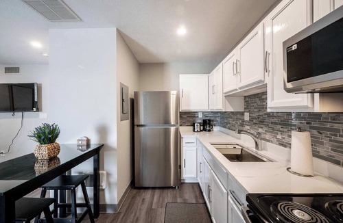 Indianapolis Apartment | Located in the heart of Indianapolis Medical Corridor!