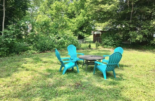 Fayetteville House | Location, Location, Location! Easy walk to downtown Fayetteville & Town Park