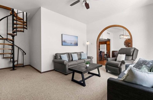 Charlevoix Condo | Loft above the Villager Pub with Round Lake marina sunsets — walk Bridge St + East Park.