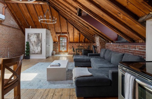 Parkside Apartment | Lofty Ambition | Stunning West End Rooftop Retreat