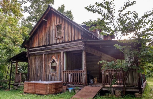 Heidelberg Cabin | Log Cabin Getaway in the RRG.
