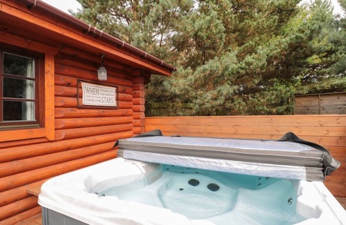 Morpeth House | Log Cabin near to Felton. WiFi