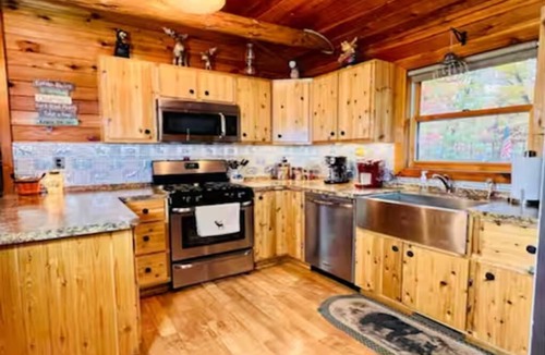 Baldwin Cabin | Log Cabin “Northern Star”. Entire cabin in Baldwin, Michigan.