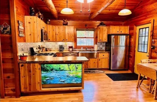 Baldwin Cabin | Log Cabin “Northern Star”. Entire cabin in Baldwin, Michigan.