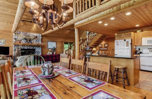 Hayward Cabin | Log Cabin on Big Round