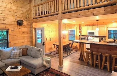 Mancelona Cabin | Log Cabin Sleeps 10 | Pool Pass | Golf + Ski
