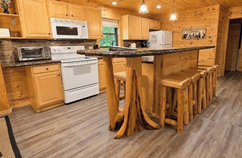 Mancelona Cabin | Log Cabin Sleeps 10 | Pool Pass | Golf + Ski