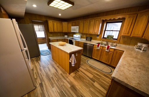 Nashville Cabin | Log cabin with hot tub, 1.5 miles from Nashville!
