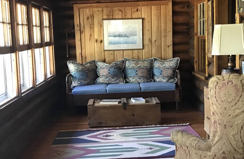 Nevis Cabin | Log Home on beautiful lake setting! Stunning sunsets and room to unpack & relax.