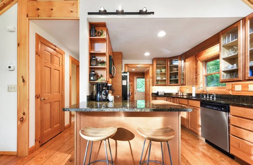 Thayerville Cabin | Logged & Loaded Cabin! 9Min to WISP! Hot tub, fire pit! Pets! EV charger!