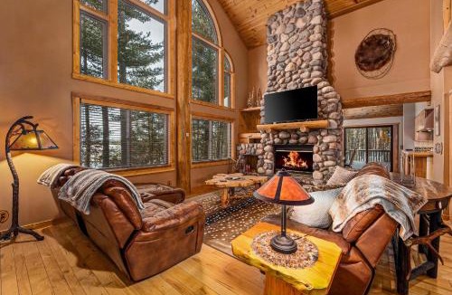 Woodruff House | LogLand Lakehouse in Arbor Vitae WI