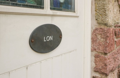 Murthly Cottage | LON COTTAGE, pet friendly, with a garden in Blairgowrie