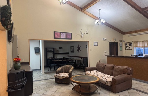 Sidney Hotel | Lone Tree Inn