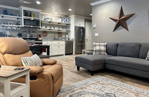 Amarillo House | Lonestar Loft - Centrally located near the heart of Amarillo