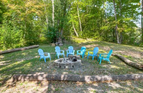 Parkers Prairie House | Long Lake Cabin on 7 acres w/Fire Pit & More!