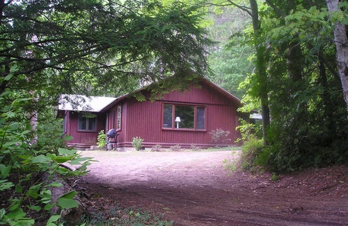 Traverse City House | Long Lake Waterfront Cottage