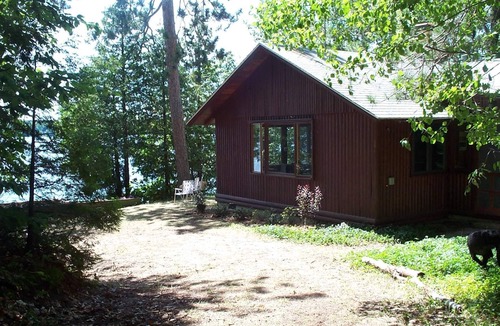 Traverse City House | Long Lake Waterfront Cottage