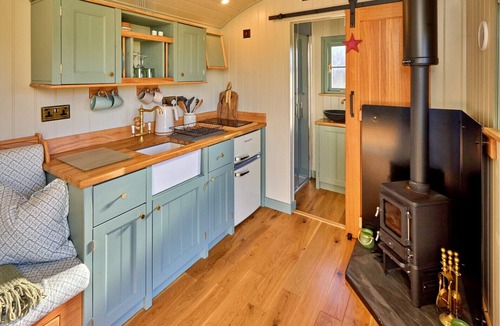 Hemingby Ski Chalet | Longwool View