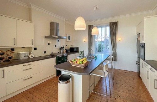 Earlsferry Cottage | Looking for something extra special.