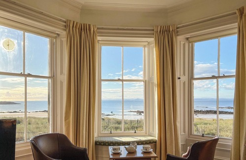 Earlsferry Cottage | Looking for something extra special.