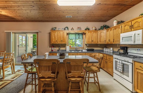 Stone Lake Cabin | Lookout Lodge | Eagle's Nest Views on Lac Courte Oreilles