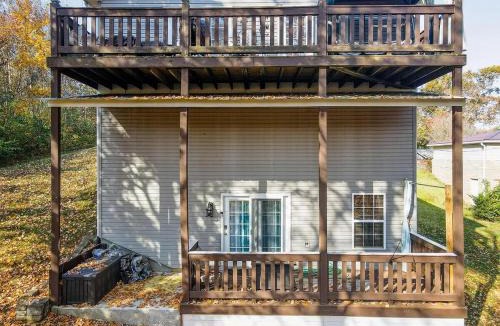 Bronston House | Loosen Up Lakeside