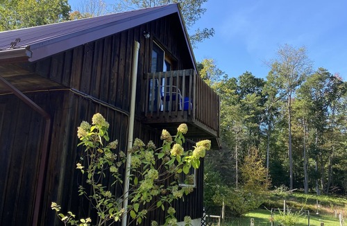 Spring Mills Cottage | Lost Dutchman Retreat Cottage