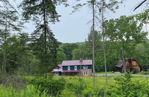 Spring Mills Cottage | Lost Dutchman Retreat Cottage