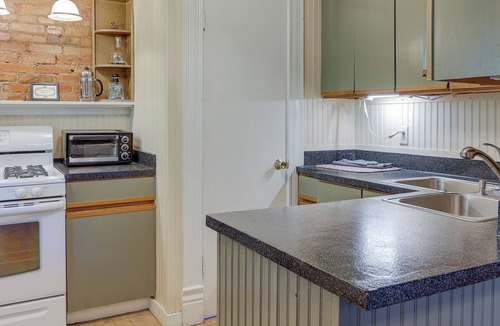 Old Louisville Apartment | Louisville Apartment ~ 2 Mi to Downtown & Derby!