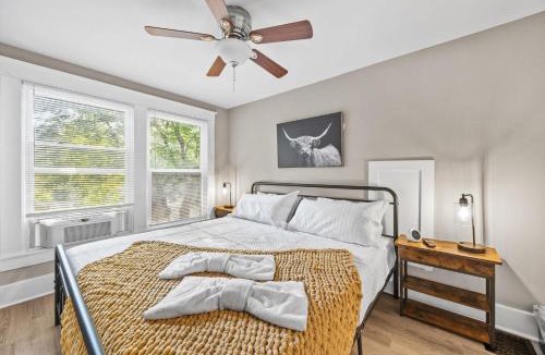 Saint Joseph House | Louisville Haven With BBQ Fire Pit & Private Yard