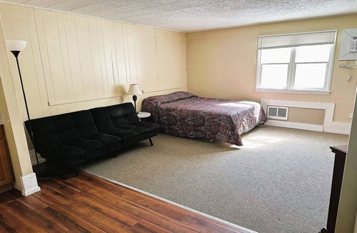 Ironwood Hotel | Love Hotels Timberline By OYO Lake Superior