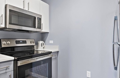 Everett Apartment | Lovely 1BR Near Encore Boston ro6m