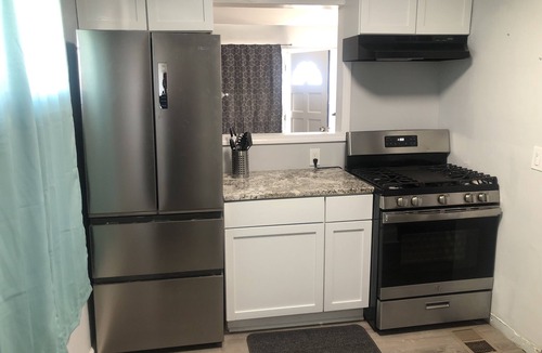 Groesbeck Apartment | Lovely 2-bdrm Charm Central Area w/Free Parking