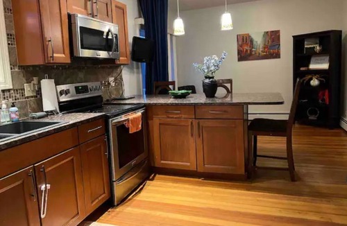 Providence House | Lovely 2-bedrooms rental unit with free parking.