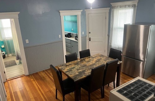 New Bedford Apartment | Lovely 3 bedroom apartment 3rd floor