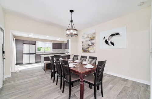 Manistee House | Lovely 3-bedroom home in town, beaches, golf & casino. AC, WiFi, deck. Manistee