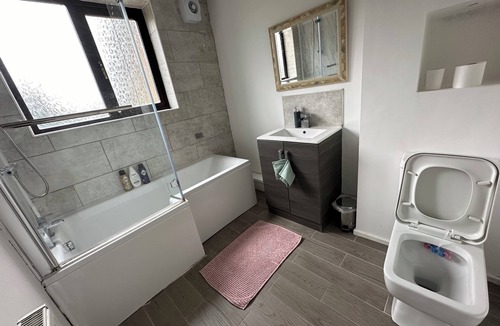 Peterlee House | Lovely 3 bedroom house close to city centre, 34, Gloucester place , Durham