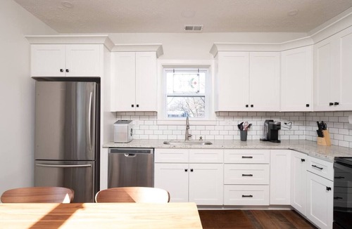 Crescent Hill Condo | Lovely 3BR/1BA PRIME Location!