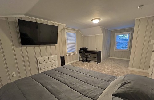 Peabody House | Lovely 4bedroom home with patio & playground