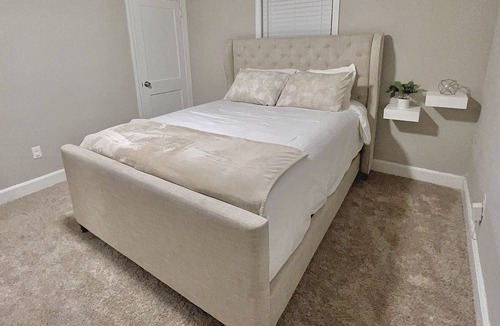 Peabody House | Lovely 4bedroom home with patio & playground