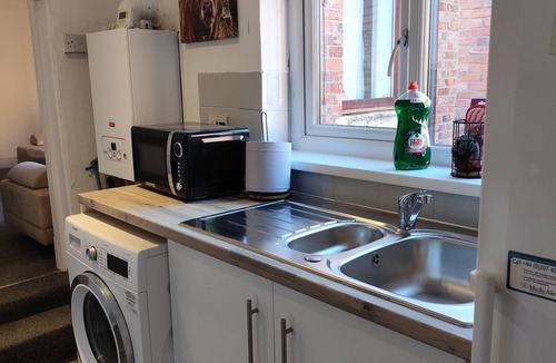 Gateshead Apartment | Lovely 5 bedrooms in a quiet area where guests can enjoy their stay near thepark