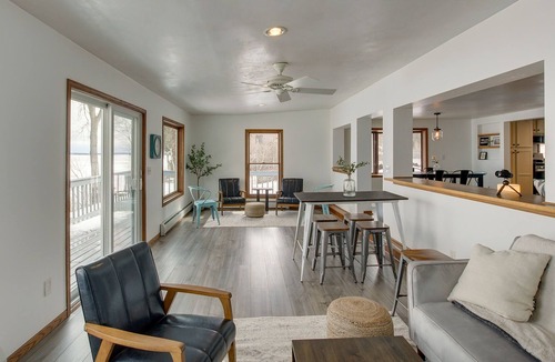 Little Sturgeon House | Lovely Bayfront Vacation Rental w/ Spacious Deck!