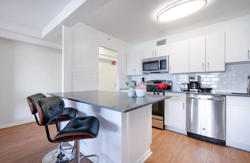 West End Apartment | Lovely Beacon Hill 2BR w/Great Views, Gym + Doorman by Blueground